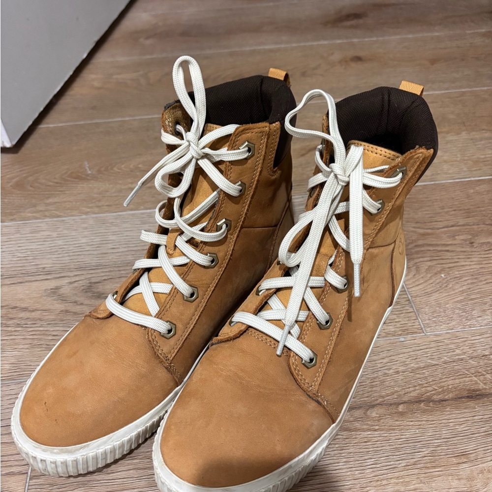 Timberland Women's Skyla Bay 2.0 High-Top Sneaker